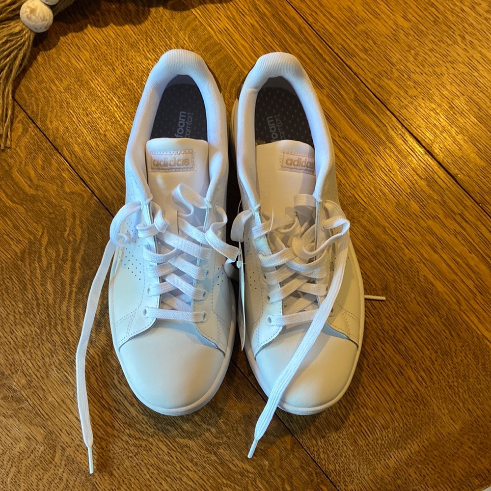 Adidas Advantage Sneaker - White and Gold, size 10